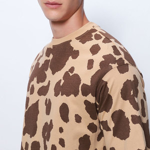 Camiseta de algodón 100% de 230gsm con cuello redondo, camiseta de gran tamaño, camiseta en blanco personalizada con logotipo impreso de alta calidad para hombre - Product Image 4