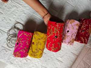 Caja de brazalete bordado de seda para mujer, caja organizadora de almacenamiento de joyas, regalo de devolución de obsequios de boda para invitados, regalo de fiesta de gatito - Product Image 4