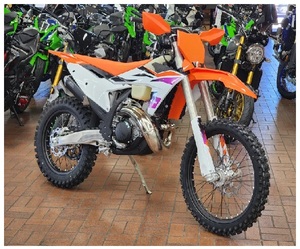 NewNew 2024 KTMM 250 XC Color Exterior NARANJA - Product Image 1