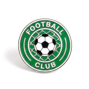 Badge Souvenir de Football Traditionnel Personnalisé en Zinc Plaqué Argent avec Impression Sérigraphiée et Épingle - Product Image 4