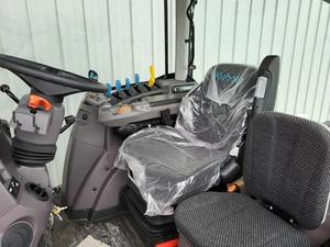 Abordable Kubota M6122 4WD Tracteur - Product Image 3