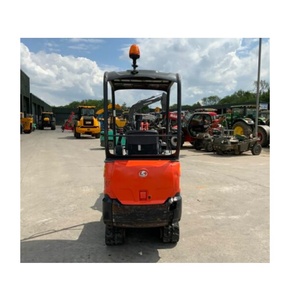 Excavatrice hydraulique compacte Kubota KX015-4 durable pour le creusement, le déblaiement, l'aménagement paysager, le terrassement et les travaux immobiliers - Product Image 4