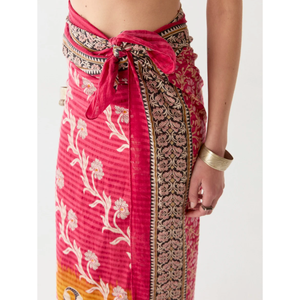 Maison Hotel Byron Sarong Rojo Stuart, Traje de Baño, Pareo - Product Image 1