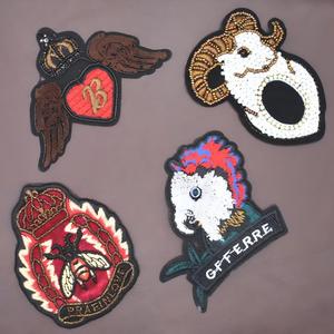 刺繍入りアイロンロゴ刺繍パッチテキスタイルラベルパーカーカスタムシェニールパッチ衣料品タグ（ロゴ付き） - Product Image 1