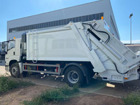 Camion compacteur d'ordures 14 CBM Châssis Isuzu télécommandé Nouveau pour les services de collecte et de nettoyage des ordures