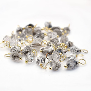 จี้ห้อยคอทำจากเฮอร์คิเมอร์ไวร์ดิบ ชุบทอง ประดับอัญมณ์ จี้เล็กๆ งานแฮนด์เมด ของขวัญสำหรับเธอ - Product Image 2