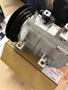 Compresor de Aire Acondicionado NG/KDS para Excavadora Hitachi ZAX200-3, 24V, Tipo NG, Garantía de 3-12 Meses, Enfriamiento Eficiente y Ahorro de Combustible - Product Image 4