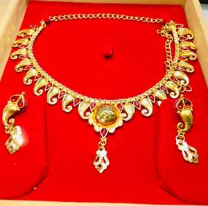 สร้อยคอชุบทองสุดพิเศษคุณภาพสูงเครื่องประดับสำหรับงานแต่งงานแบบเรียบง่ายกล่องเครื่องประดับทองเหลืองมีสไตล์สำหรับเป็นของขวัญพร้อมส่ง - Product Image 1