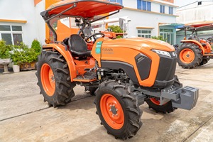 Tractor Kubota L5228 de 52 CV y Tracción en las 4 Ruedas, Superventas, Maquinaria Agrícola de Bajo Consumo, Motor de Alto Rendimiento para Agricultura Moderna - Product Image 2