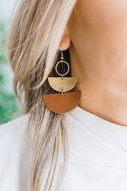 Pendientes de latón para mujer, joyería con diseño personalizado de Latón chapado en oro, diamante, con producto de uso hecho a mano - Product Image 5