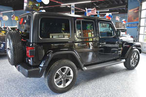 Usado 2020 Jeep Wrangler Unlimited Sahara 4WD Dirección Izquierda 50001-75000 Millas - Product Image 5