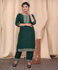 Vestido de Fiesta Bordado para Mujer, Estilo Indio, Tema Vacacional y Playero, Listo para Usar, con Dupatta, Material de Seda y Algodón, Personalizable, Venta al Por Mayor - Product Image 3