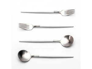 Ensemble de couverts en acier inoxydable argenté, vaisselle haut de gamme conçue pour les espaces de repas modernes, des présentations de table élégantes et un usage quotidien - Product Image 2