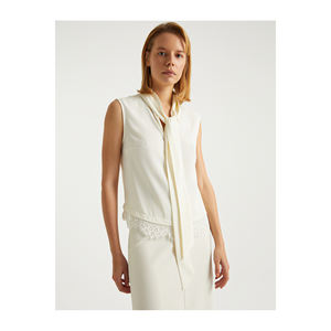 Top de Punto Satinado con Detalles de Encaje para Mujer BGN - Hecho en Turquía - Product Image 3