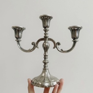 Bougeoir en métal pour la décoration de la maison porte-bougie pour l'éclairage et le jeu porte-bougie décoratif élégant finition antique - Product Image 5