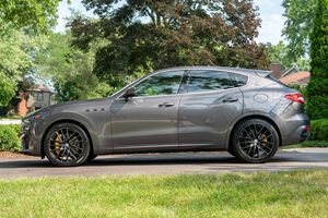 Maserati Levante GTS 2019 Usado, Motor V8 Twin-Turbo de 550 hp, Tracción en las Cuatro Ruedas, Mayormente sin Modificaciones, Cámara Trasera, Emisión Euro III, 8L - Product Image 4