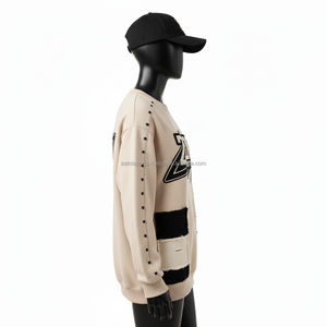 Sudadera Premium para Mujer, Tejido de Felpa de 350 g/m², Color Beige con Paneles de Parche Negros, Logotipo Personalizado, Sudaderas Transpirables para Mujer - Product Image 3