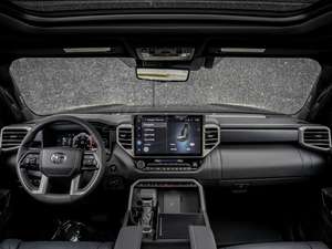 โตโยต้า ทุนดรา ปี 2025 ใหม่เอี่ยม เครื่องยนต์ 6 สูบ (436 แรงม้า) ระบบขับเคลื่อน 2 ล้อ 4x4 มาตรฐานยูโร 6 เชื้อเพลิงเบนซิน เกียร์อัตโนมัติ พวงมาลัยซ้าย - Product Image 2