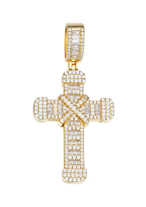 จี้กางเขนประดับเพชรโมอิสซาไนต์ทรงบาแกตต์และทรงกลม ชุบทอง 14K และโรเดียม เหมาะสำหรับเป็นของขวัญ - Product Image 3