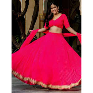 ชุดเลเฮนกาโชลีผ้าจอร์เจตต์พิมพ์ลายลาเฮริยาสีชมพูสวยงามสำหรับงานแต่งงาน - Product Image 5