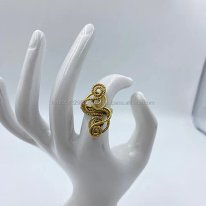 Anillos de latón chapado en oro de lujo para todos los días Joyas preciosas para compromiso y regalos - Product Image 1
