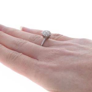 Bague de fiançailles en plaqué platine pour femme 925 Sterling Sier 10K Rod Floral Scallop Cluster avec bijoux en acier inoxydable - Product Image 2