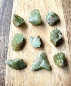 Peridot Thô Lớn Đá Quý Nguyên Màu Xanh Lá Cây Peridot Pha Lê Cho Đồ Trang Sức Làm Tự Nhiên Chữa Bệnh Đá Cho Món Quà Và Thủ Công Sử Dụng - Product Image 1