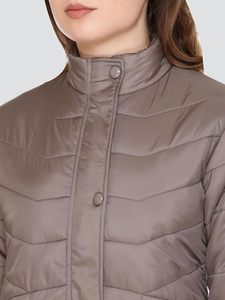 Venta al por mayor de chaqueta Parka de invierno personalizada para las mujeres a prueba de viento informal Puffer hecho en Pakistán ropa de hombre - Product Image 6