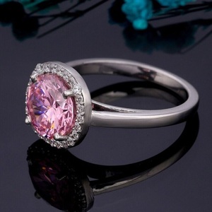 Bague de fiançailles en diamant rose de laboratoire minimaliste de 1,50 ct Bague de promesse de mariage demi-éternité pour femme VS Clarity IGI Certified - Product Image 4