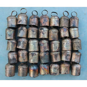 Campanas de Hierro Rústicas Estilo Shabby Chic Hechas a Mano de 2.0 Pulgadas con Sonajero de Madera, Formato Colgante y Cuerda Incluida - Product Image 2