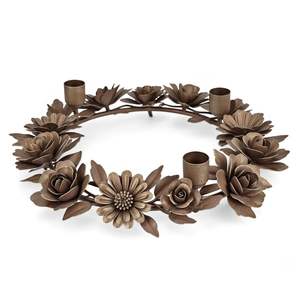 Candelabro de Metal Rústico Antiguo con Rosas y Margaritas, Candelabro de Hierro de 4 Brazos, Centro de Mesa de Lujo con Corona Floral Hecha a Mano - Product Image 1