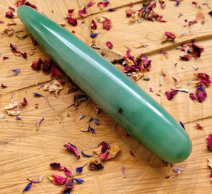 Varita de masaje de piedras preciosas verdes, Varita de masaje suave de jade verde, cristal liso Natural de cristales - Product Image 2