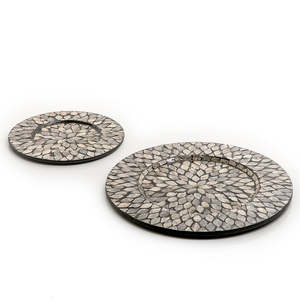 Juego de fregona negra de 2 placas y platos de cargador de nácar superventas con incrustaciones de hueso, placas de diseño Floral, concha de mar, nácar hecho a mano - Product Image 3