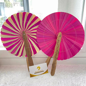 Éventail en feuilles de palmier tissées, feuillage de palmier séché, léger, portable, accessoire décoratif pour un style minimaliste à la maison, Vietnam - Product Image 1