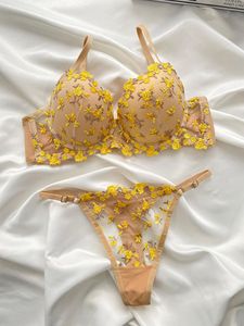 Ensemble de soutien-gorge à armatures brodé de fleurs romantiques avec culotte string push-up à bonnets couvrants pour femme, couleur bleue, fabriqué en Turquie op170 - Product Image 6