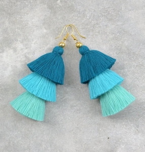 Boucles d'oreilles à franges et pompons faites à la main, effet ombré orange, quatre niveaux, dorées, longues - Product Image 1
