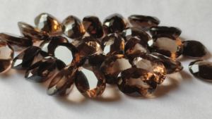 หินควอทซ์สโมคกี้ธรรมชาติขนาด7x5มม. สีเขียวทรงกลมตัดรูปไข่สำหรับศิลปินอัญมณี - Product Image 6