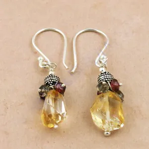 Boucles d'oreilles pendantes élégantes vintage pour femme Art Palace, en alliage plaqué argent tibétain avec quartz jaune serti clos, motif goutte d'eau - Product Image 1