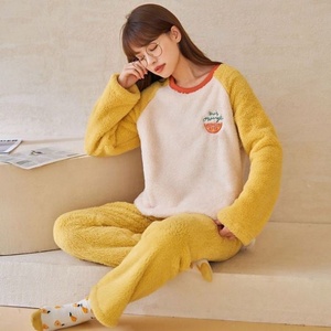 Set Pigiama in Morbido Pile Micropolare per Donna, Carino con Maniche Lunghe per l'Inverno |   Set Pigiama in Flanella Caldo e Confortevole per Donna, Novità 2026 - Product Image 1