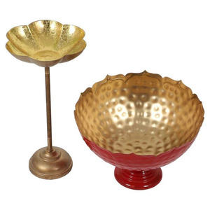 Urli martillado de artesanía brillante para elegancia festiva armonía dorada atractivo atemporal HECHO DE Metal duradero para ocasiones Diwali - Product Image 3