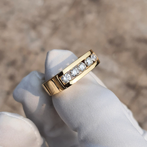 Bague exclusive en or 10 carats pour la fête des pères, coupe ronde, qualité D VVS, moissanite, bijoux éthiques et durables, cadeau pour père - Product Image 1