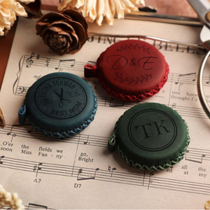 Ruban à mesurer en cuir personnalisé, fait main, mini outil de mesure de poche, étui, cadeau pour tailleur, accessoire de couture, personnalisé - Product Image 4