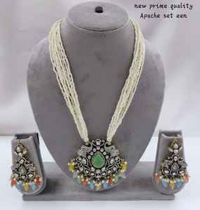 ชุดสร้อยคอจี้ห้อยไข่มุก motipearl และสร้อยคอแฟชั่นโทนสีทองชุดต่างหูสร้อยคอมุก kundan สำหรับผู้หญิงและเด็กผู้หญิง - Product Image 2