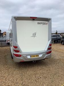 Autocaravanas de Lujo Rapido 7065FF de 2017 para Acampar, Caravana con Aire Acondicionado y Agua en Venta - Product Image 6