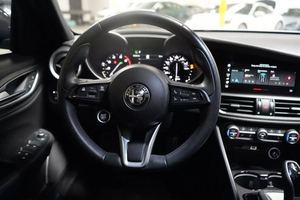 USADO LHD/RHD 2022 ALFA ROMEO GIULIA TI RWD - Product Image 5