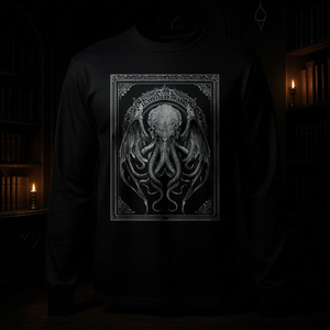 T-shirt promozionale a maniche lunghe con simbolismo Cthulhu Lovecraftiano - Product Image 3