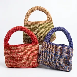 Bolso de Mano Mini Bohemio de Rafia con Correa de Mano, Cierre Abierto, para Todas las Temporadas, Opciones de Color Rojo, Verde y Azul - Product Image 4