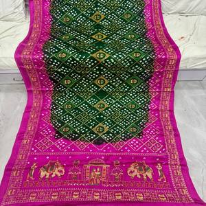 Sari Bandhani de Seda Gaji Pura Original VASTRA COTTAGE con Bordado y Diseño Bandhe Hecho a Mano, Ropa Tradicional Étnica para Mujer - Product Image 2