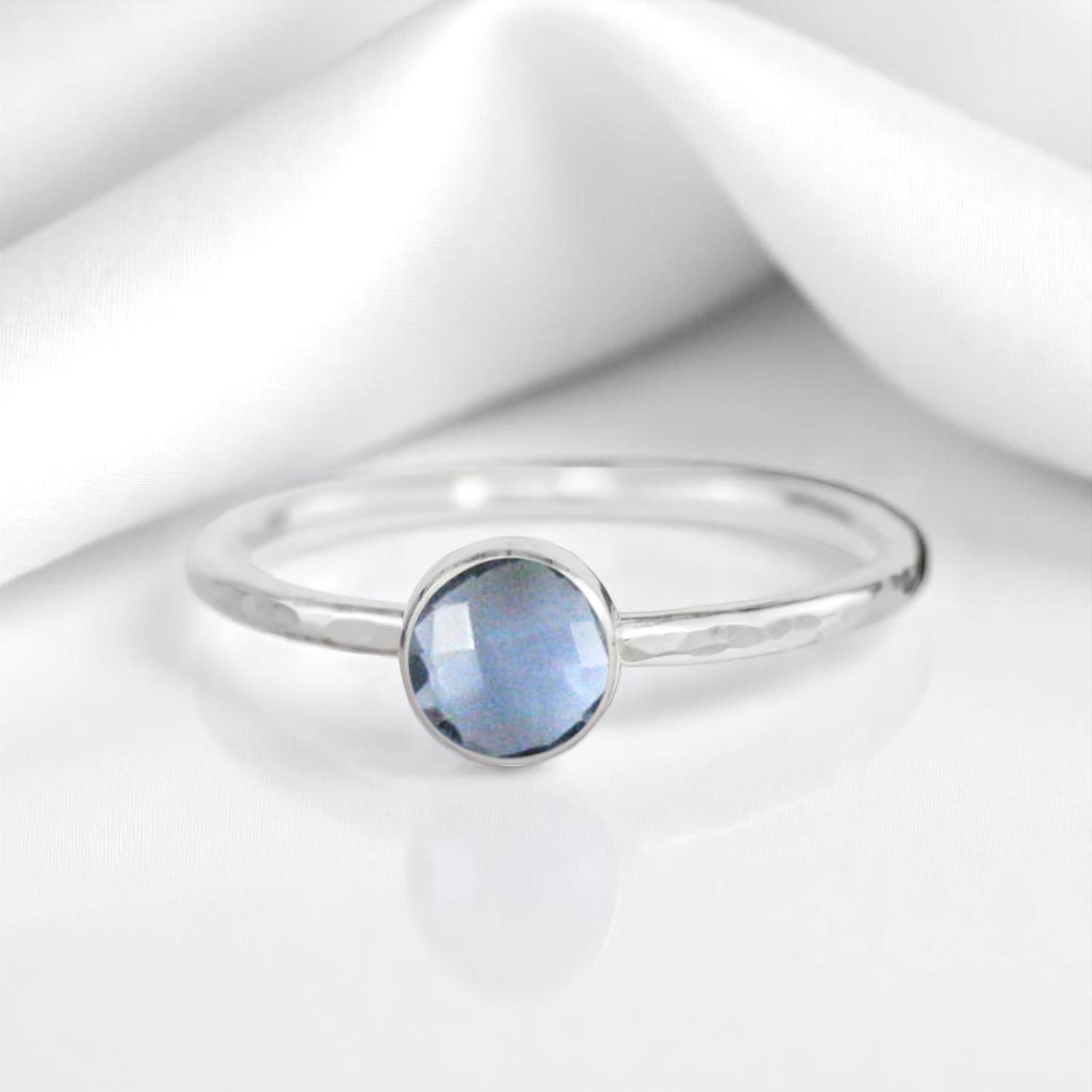 ไอโอไลท์ควอตซ์