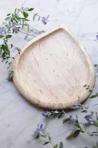 Bandeja redonda de mármol beige pulido, plato decorativo para servir, para velas, perfumes, joyas, decoración de lujo para baño y tocador. - Product Image 4